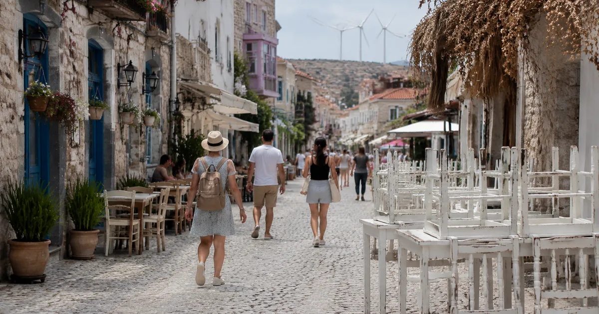 Alaçatı'da Turizmde Şok Düşüş! Oteller Neden Boş Kalıyor? - Haber Alaçatı