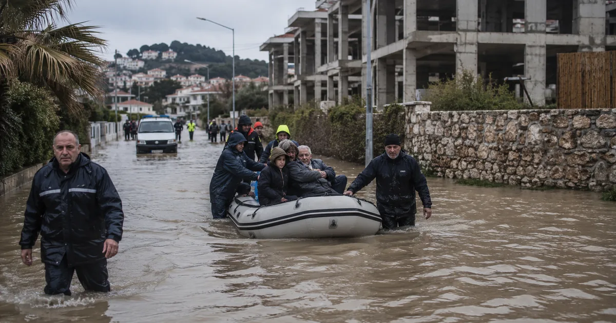 Çeşme Ayasaranda'da İnşaat Kaosu: Projeye Yıkım Çağrısı